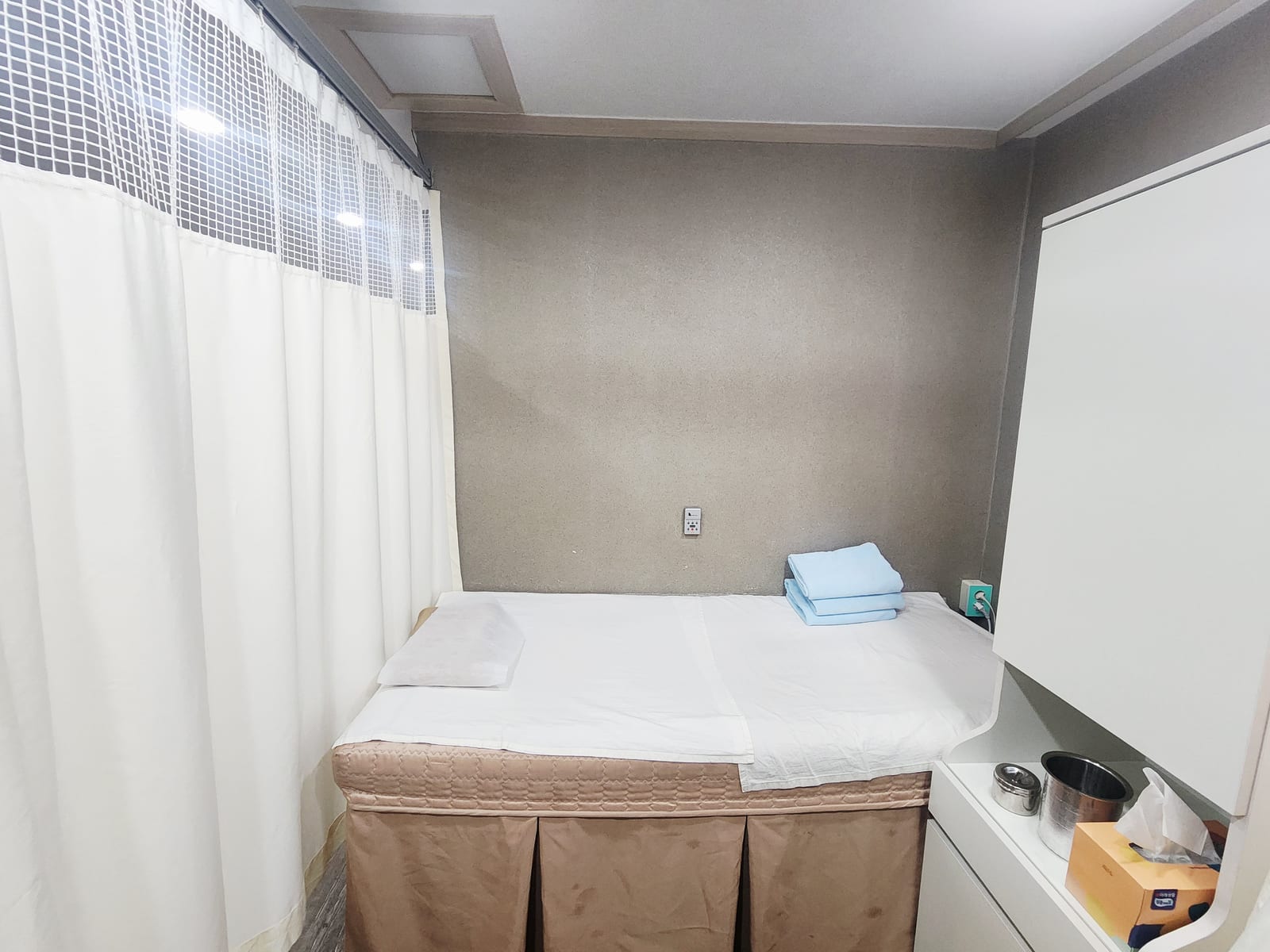 남상천한의원 침 치료 베드